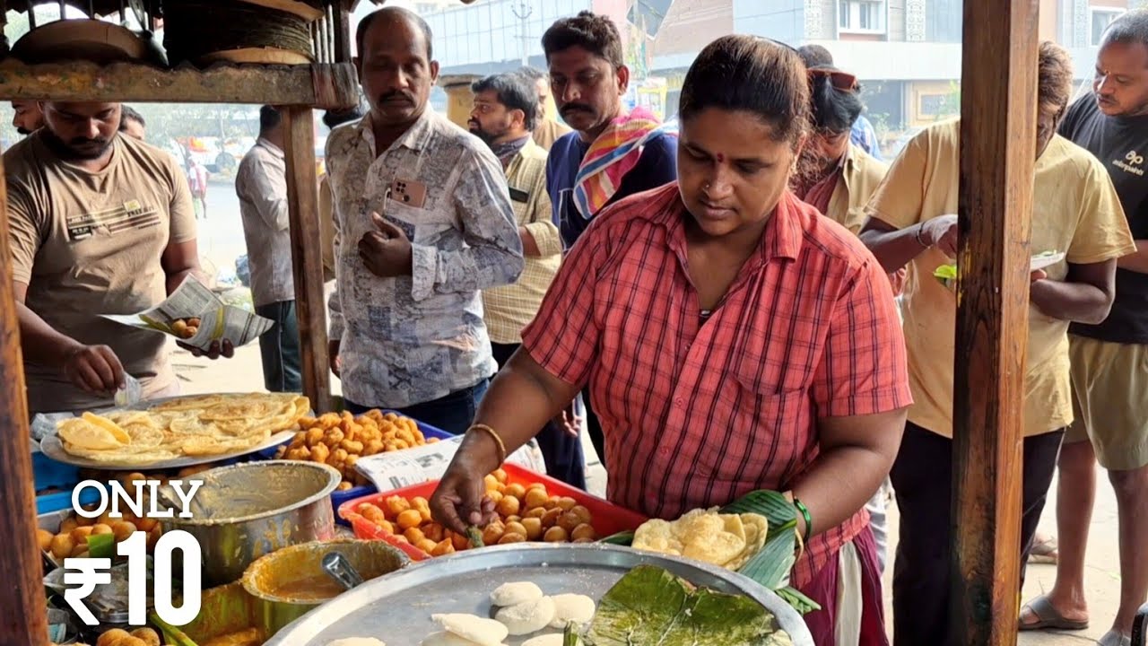 ఆర్య వైశ్య Tiffins Only ₹10 | Vada | Mysore Bonda | Idly | Vijayawada AutoNagar | Indian Street Food