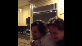 Celebrity Guy Ecker Canta en Ingles Wealth