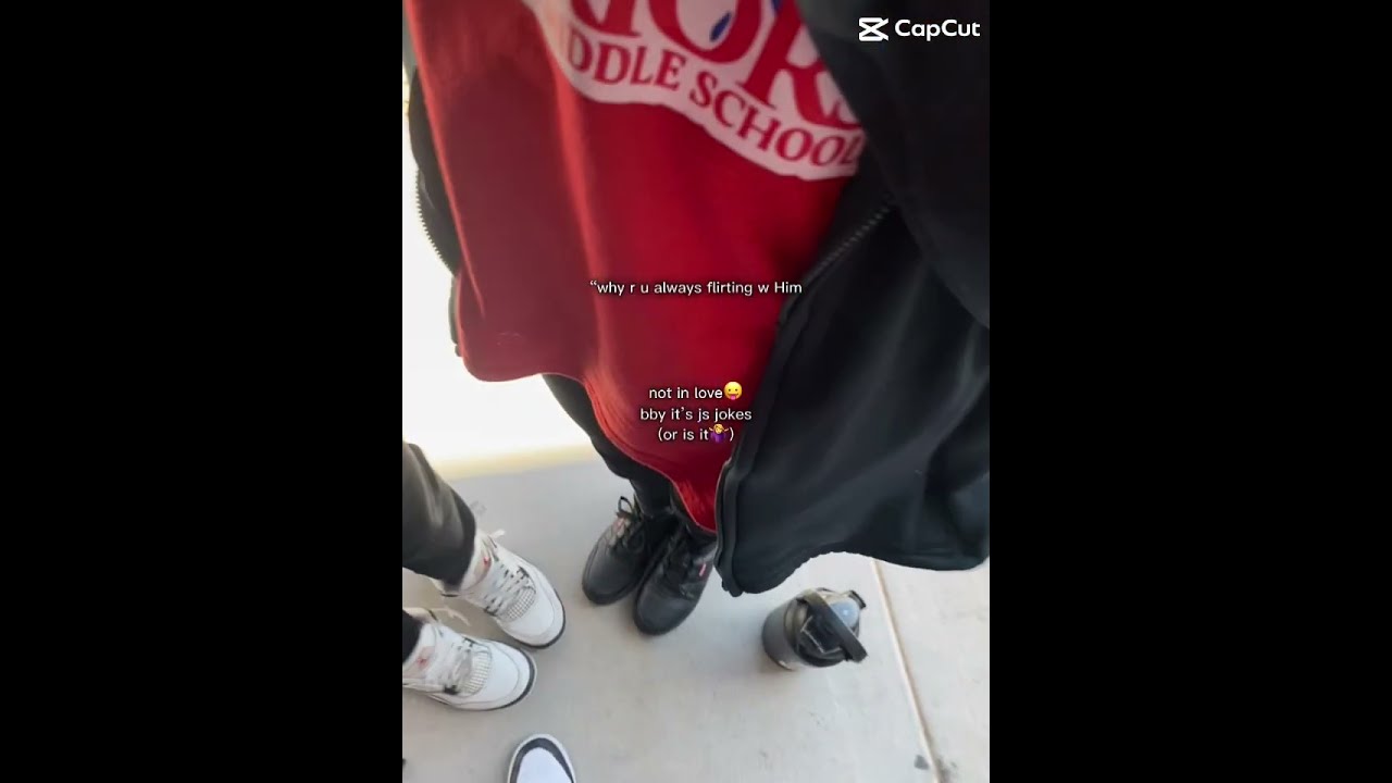 Btw That Me W My Friends And I Was Leaving Why You See Shoer Moving