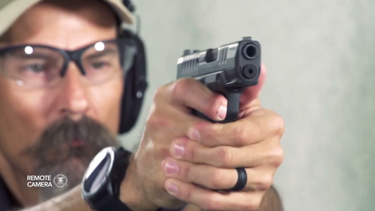 Я ношу с собой: пистолет Hellcat OSP от Springfield Armory в кобуре Galco Ankle Legster с фонарик...