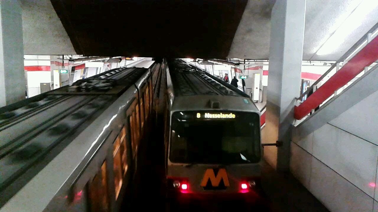 RET Metro 2x 3*Type T op Lijn A en B te Oostplein