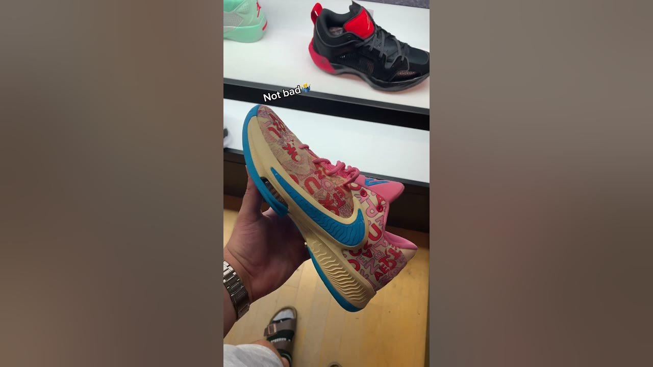Does footlocker have heat?! nike sneaker sneakerheads sneakerhead