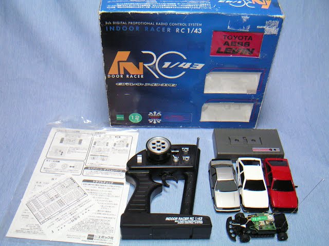 AE86 LEVIN インドアレーサー アールシーヨンサン 1/43 エポック社ラジコン インドアレーサー RC SPEC-2 TOYOTA