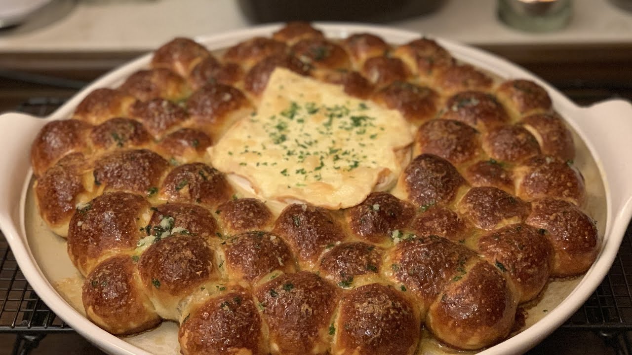 Laugen-Bubble-Bread gefüllt mit Bratwurst und Ofenkäse Thermomix® TM6 / TM5 / TM31