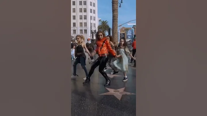 Thriller flashmob - Michael  Jackaon by Enola Bedard