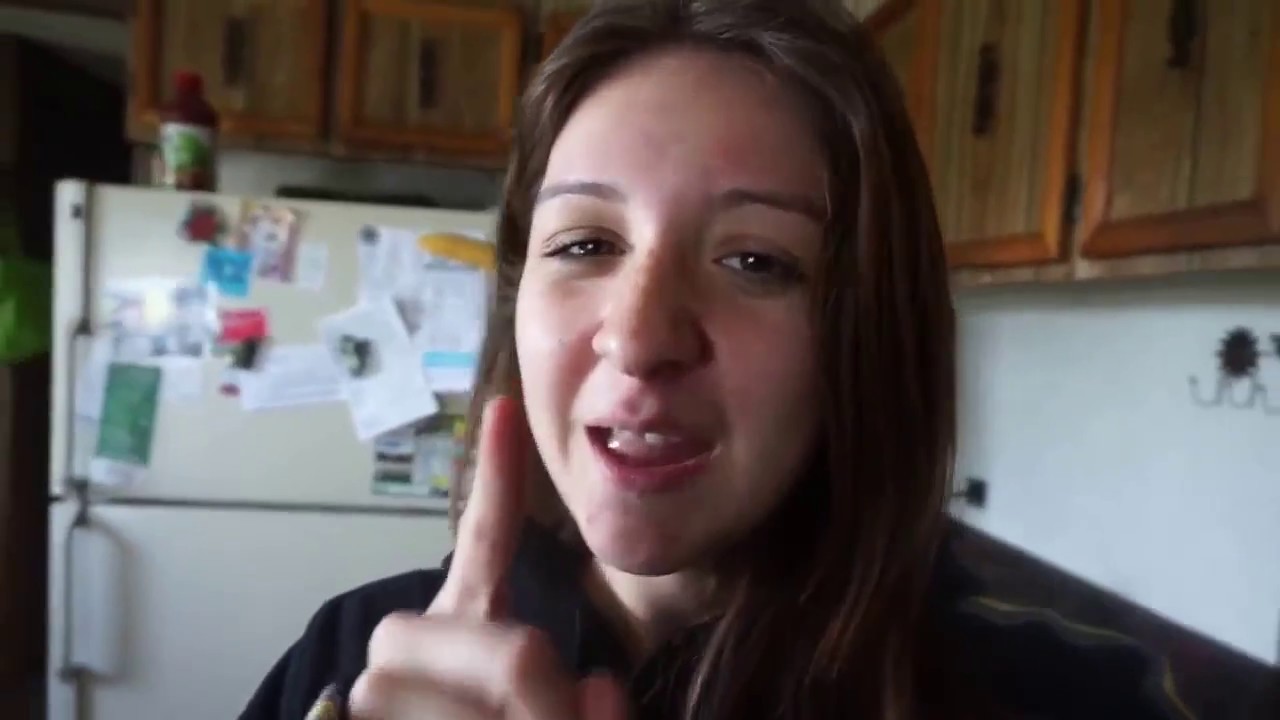 BABY POWDER DONUT PRANK ON BOYFRIEND!!! NASTY!