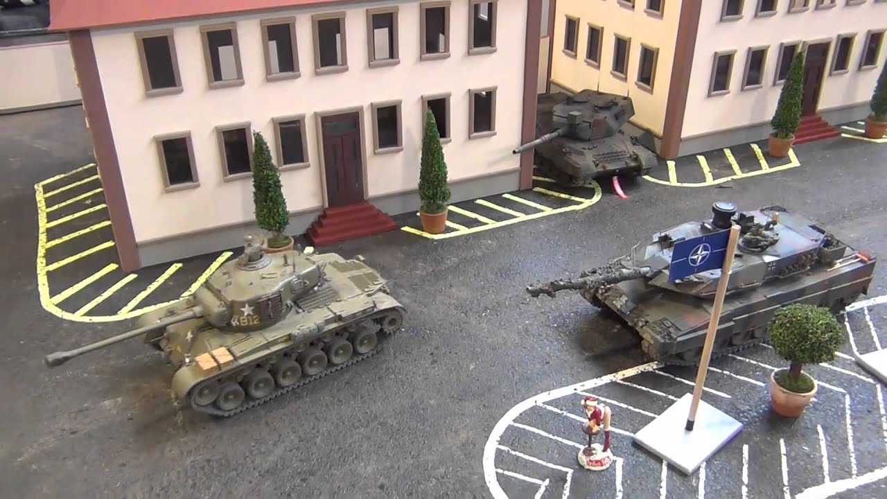 Modellbaumesse Friedrichshafen 2011   RC-Militärfahrzeuge 1:16