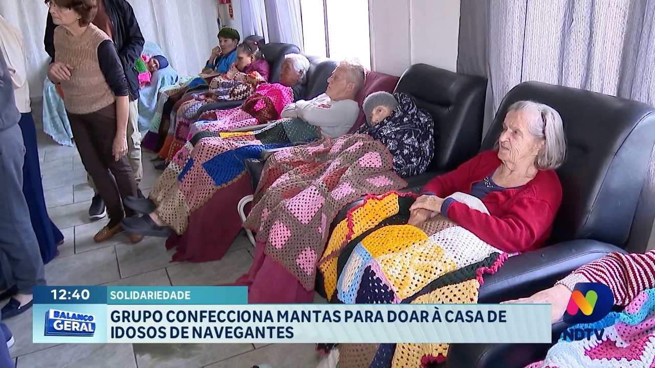 Grupo solidário confecciona mantas para idosos de Navegantes