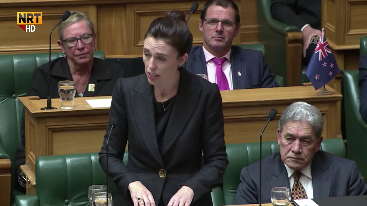 سەرۆک وەزیرانی نیوزلەندا: لە ڕادیۆ و تەلەفزیۆنی فەرمیی نیوزلەنداوە بانگ دەدرێت