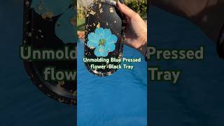 Unmolding Blue Pressed A Flower Black Tray