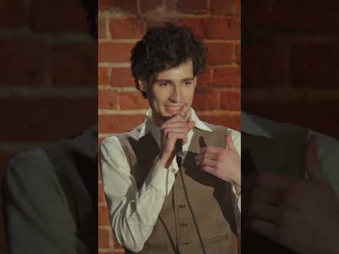 ПОЧЕМУ ДЕВУШКИ ТАК ДЕЛАЮТ? 😂 #СемёнГолубь