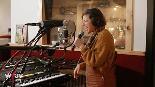 Tune Yards - &quot;Neighbor&quot; (Live for WFUV)