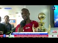 ‘mbwembwe’ za Ahmed Ally akilifuta Kombe la Muungano kwa noti ya shilingi 10,000