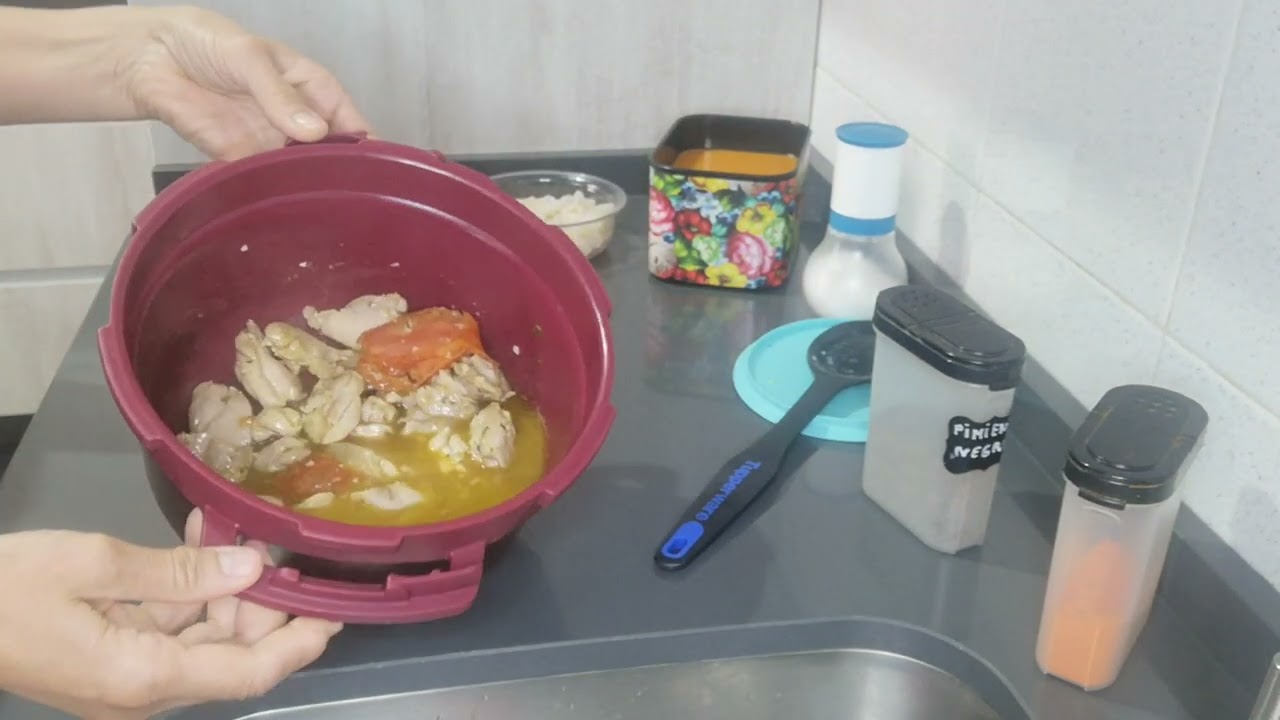 Arroz con Pollo y Calamares en olla expres de microondas tupperware