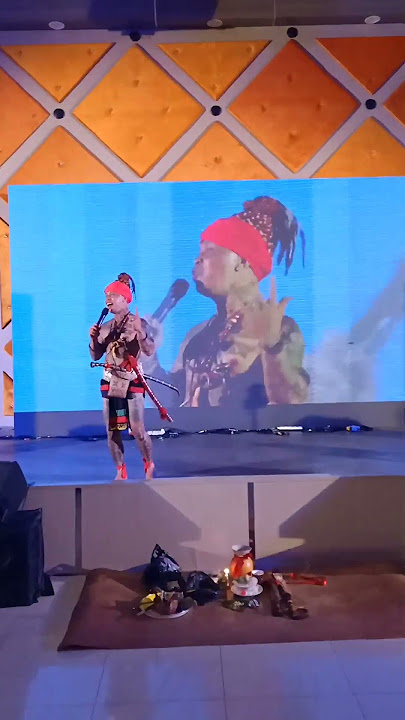 Tarian dan nyanyian dari panglima Jilah. Memeriahkan acara 