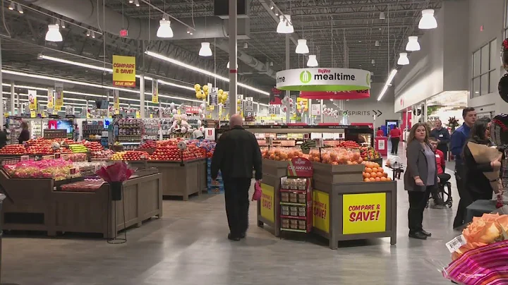 Hy-Vee donating rounded up purchases to food pantries close to each store, Ashwaubenon included