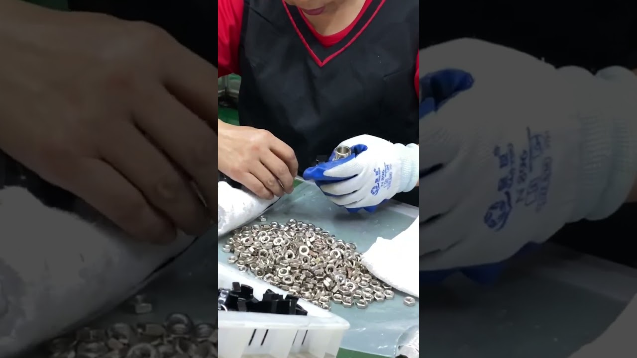 Assembly: valve handle install