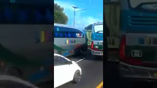 Download Lagu mengerikan !! adu tenaga di tikungan tajam lingkar gentong, bus Budiman vs bus Budiman MP3