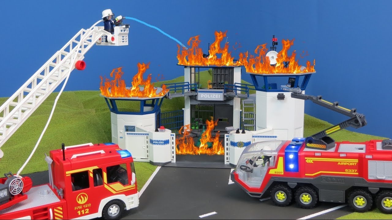 PLAYMOBIL Bombero español Bombero apaga fuego en prisión   Serie infantil