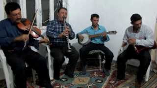 BAYRAM ÖLMEZ VE  OĞULLARI  ALİ  VE KENAN-BU NE SEVGİ AŞK