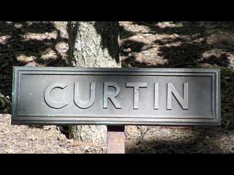 www.australiaforvisitors.com - In a small park 75 kms from Sydney is a corridor of oak trees. Each oak tree is dedicated to one Australian Prime Minister and has been planted by the Prime Minister himself or a close family member. In this video, we look at the memorial plaques for the following Prime Ministers: Edmund Barton, Billy Hughes, John Curtin, Robert Menzies, Gough Whitlam, Malcolm Fraser, Bob Hawke, Paul Keating and John Howard. Was this video any good? Then please: (1) Rate it (2) Favorite it (3) Subscribe to our channel (4) Comment (below).