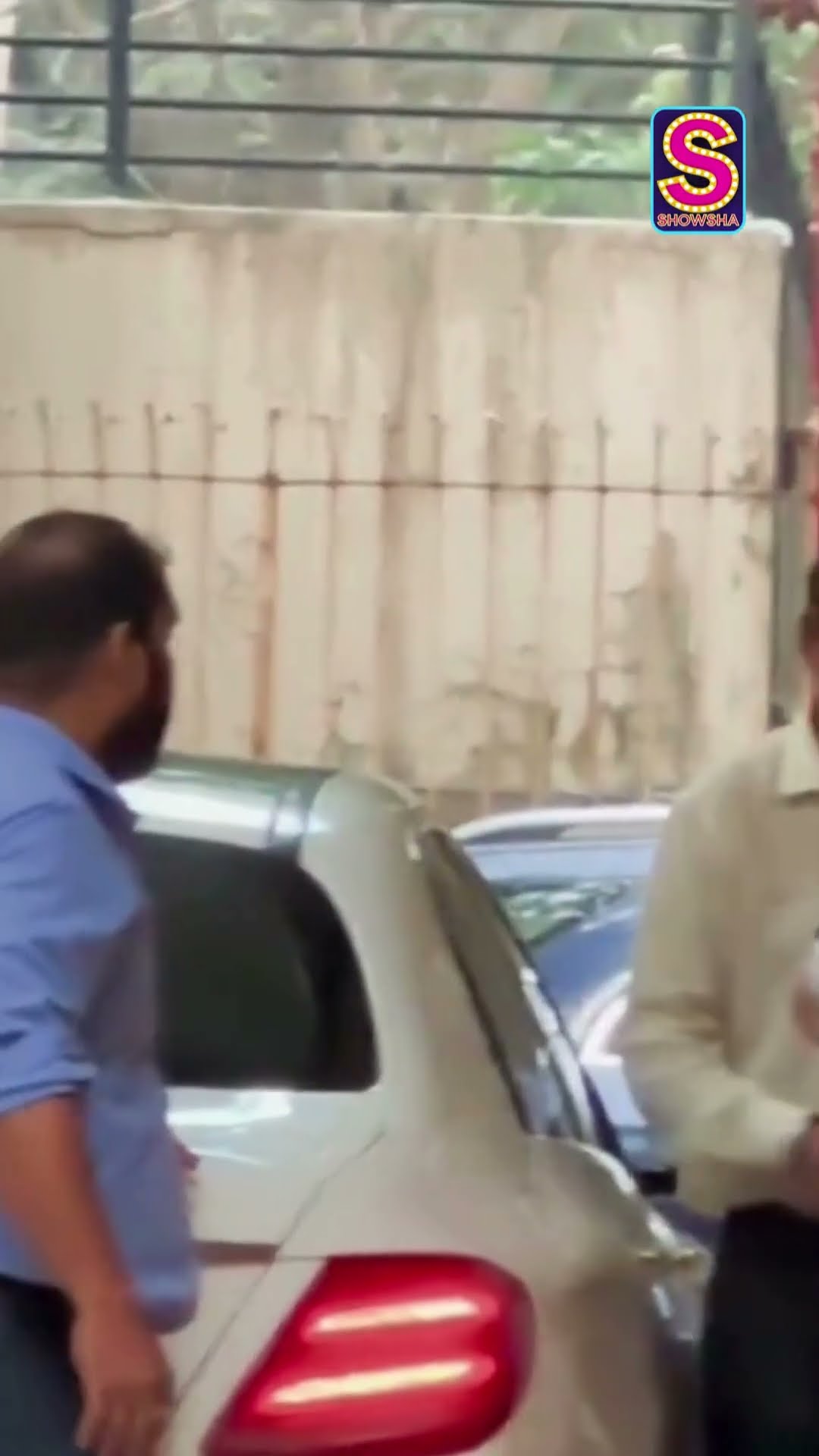 Saif’s In-laws Randhir Kapoor And Babita Visit Him In Lilavati Hospital | English News | N18S