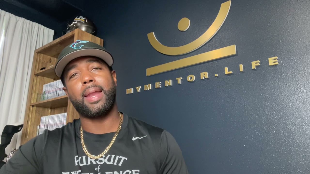 The 2 Biggest Signs A Man Is IN LOVE!