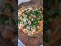 Беру овсяные хлопья и колбасу.Попробуешь один раз -захочешь второй.