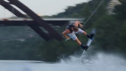 Toeside Frontside Off Axis 540 - Wakeboarding | MicBergsma