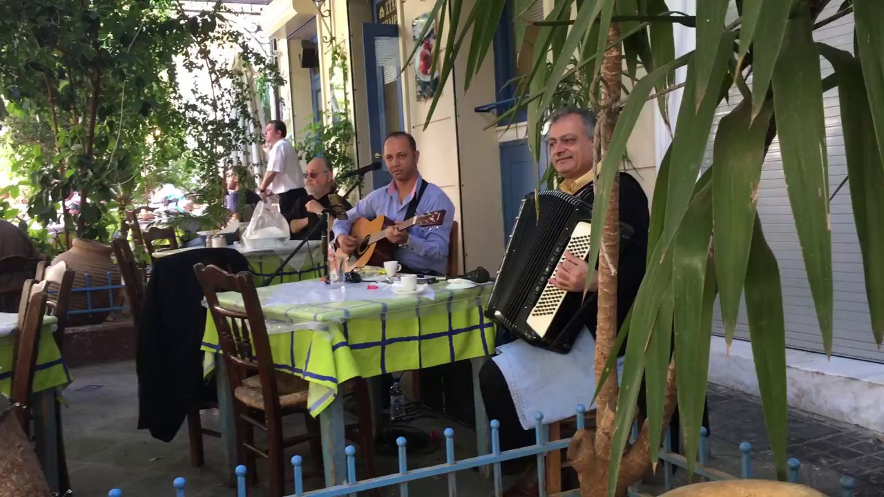 Афины.Музыка "сиртаки" на одной из центральных улиц города - YouTube