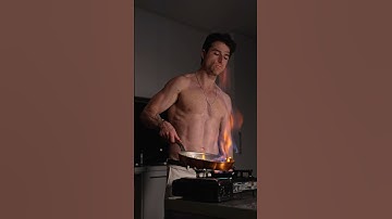 Can you handle the heat? #crepesuzette #hotcooking #crepes