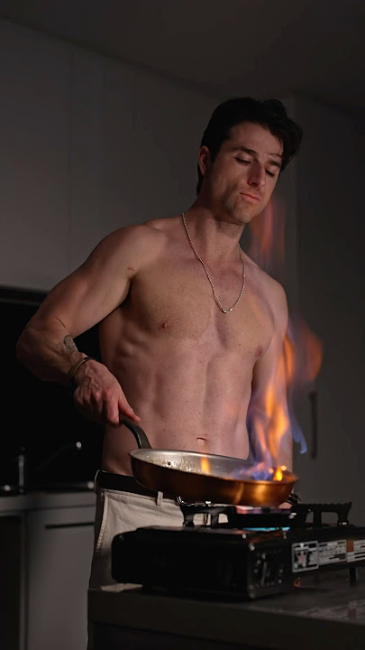 Can you handle the heat? #crepesuzette #hotcooking #crepes