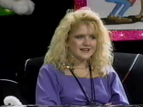 Video: Tina Yothers Neto vrednost: Wiki, poročena, družina, poroka, plača, bratje in sestre