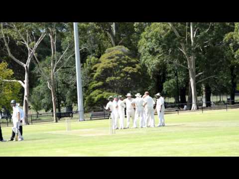 Bogan Aussie commentator is back LOL
