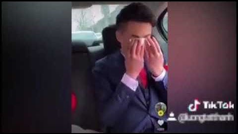 Chú rể bật khóc nức nở khi thấy nhan sắc cô dâu trong ngày cưới