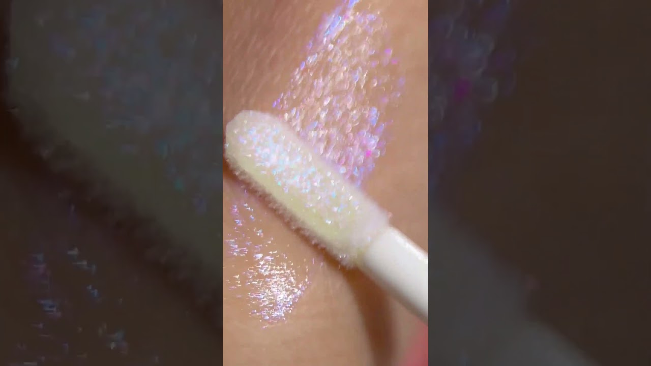 Wonder Blading Top Gloss in 'Holographic' and 'Blue Glitter'