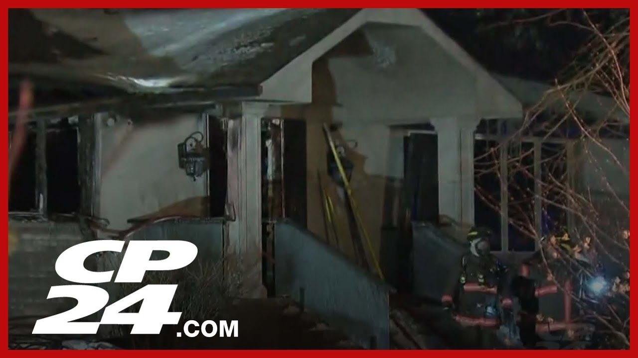 Police investigating Mississauga house fire as arson - YouTube