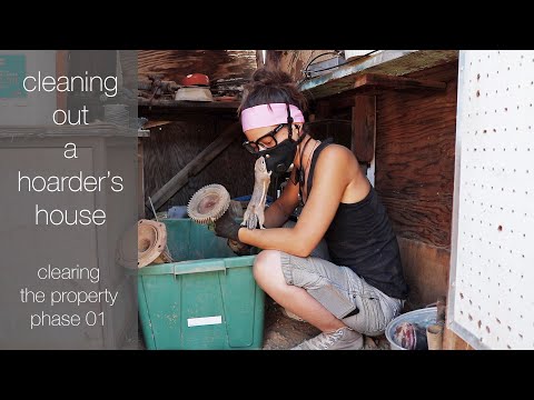 Cleaning out a Hoarder's House | Clearing the Property Phase 1