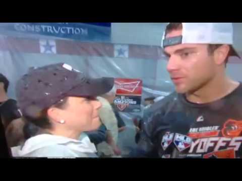 Nick Markakis opens champagne bottle like a man