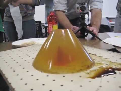 Dike injection into gelatin volcanoes - YouTube