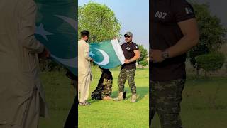 Namazi ki madad #army #pathan007 #pakarmyzindabad #commando #arslankhan #ssg #pakarmy #commando007