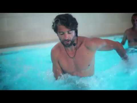 Centre D Aquabike A Marseille Silhouette Et Bicyclette Youtube