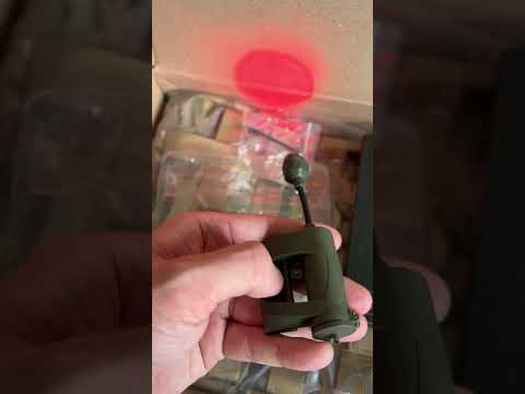 Ліхтар із кріпленням на каску шолом ОЛИВА, військовий армійський ліхтарик Princeton Tec Charge MPLS тактичний, видео 1