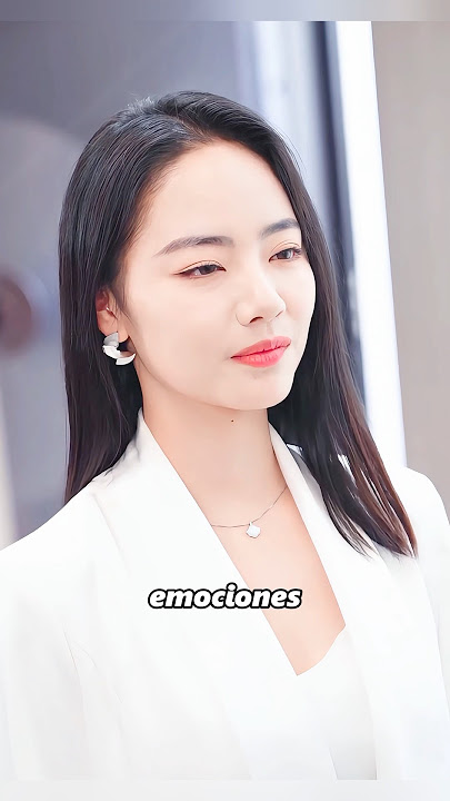 El niño y la repartidora de comida a domicilio se unieron para enfrentarse al padre y a la niñera.