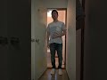 腹痛が治まらない男