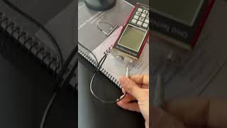 Ultrasound gauge to measure eggshell thickness without destroying the shell