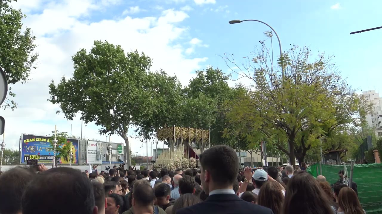 Virgen del Rosario de la Hermandad de la Milagrosa en Avenida Ciudad Jardín