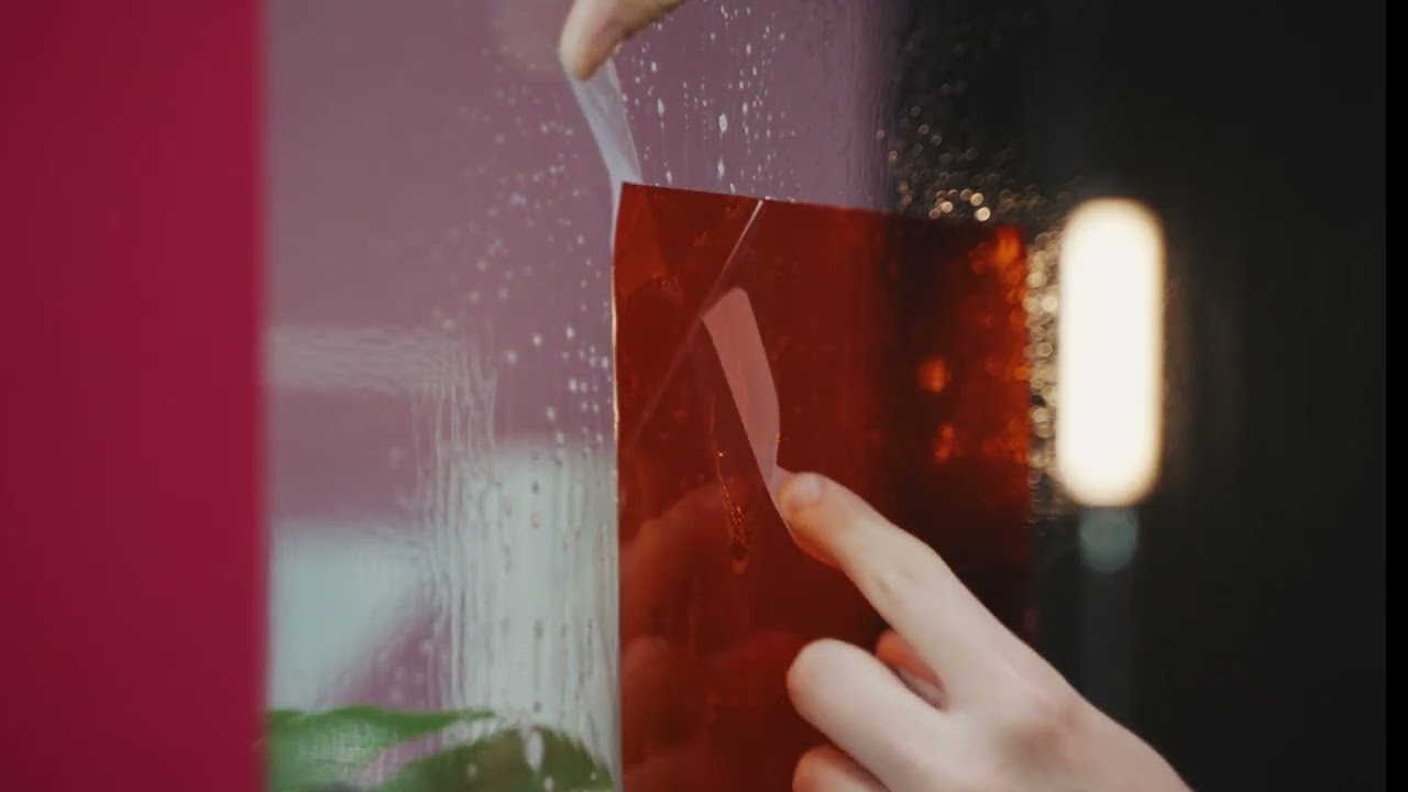 C01105 - Film adhésif pour vitrage transparent couleur Rouge