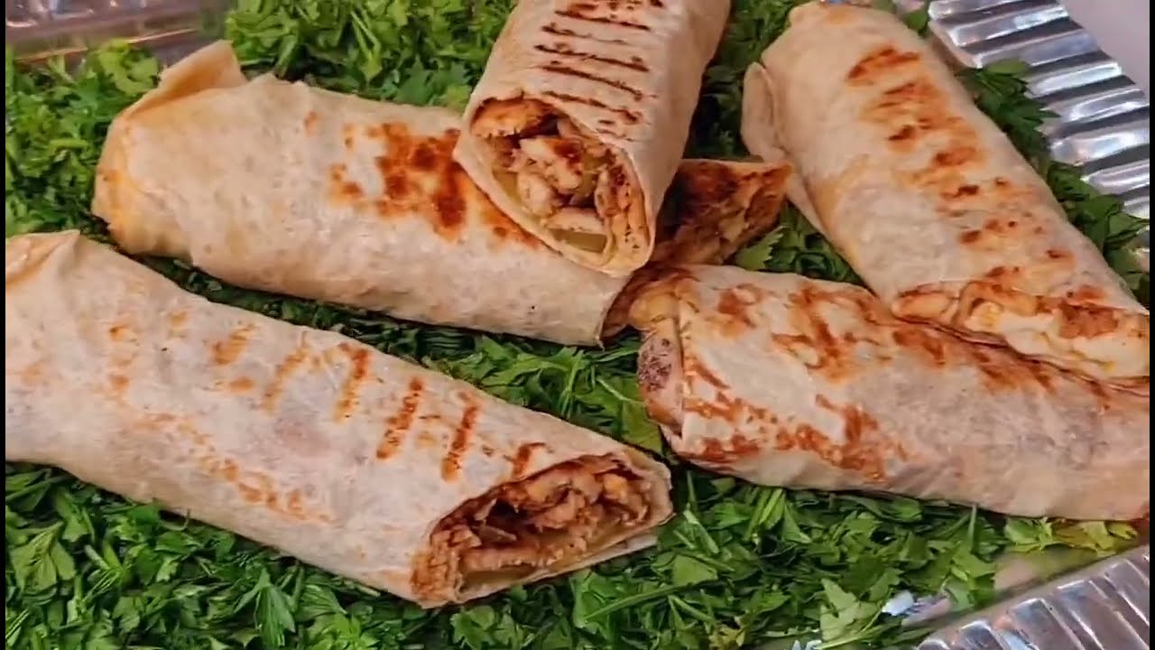 الكل يجمع هنا لا تقولي سوري ولا تركي ..شاورما ع الفحم بطريقتي لازم بجد تجربوها 👌👌