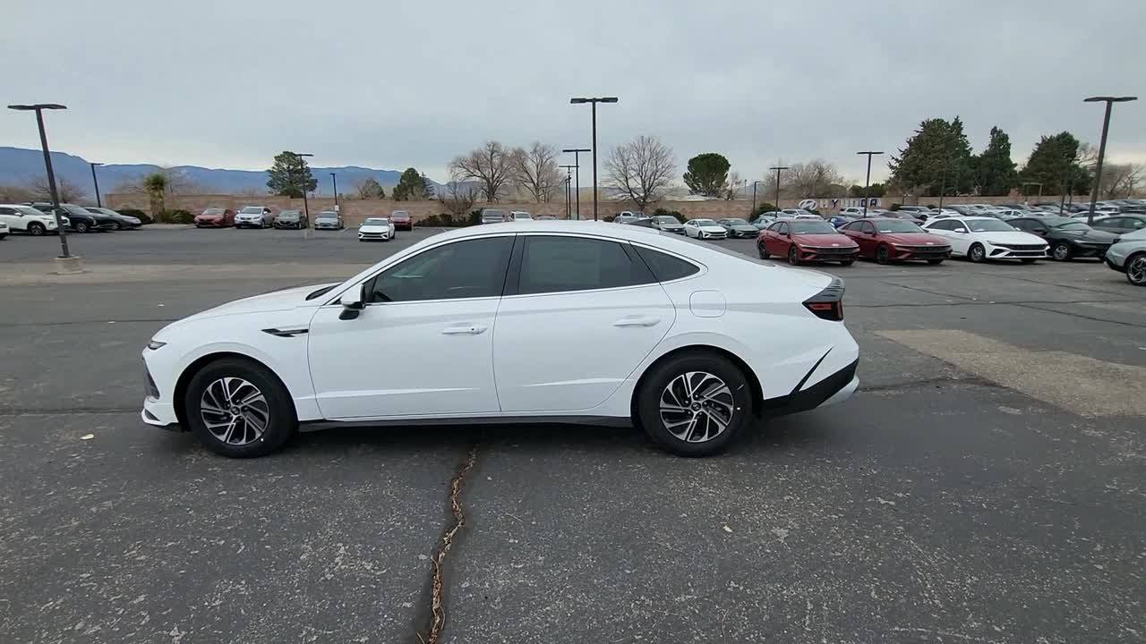 2026 Hyundai Sonata Hybrid Blue Albuquerque, North Valley, South Valley, Los Lunas, Rio Rancho ...